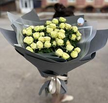 Букет Белые кустовые розы Солинеро в Белом Яре Ханты-Мансийского АО
